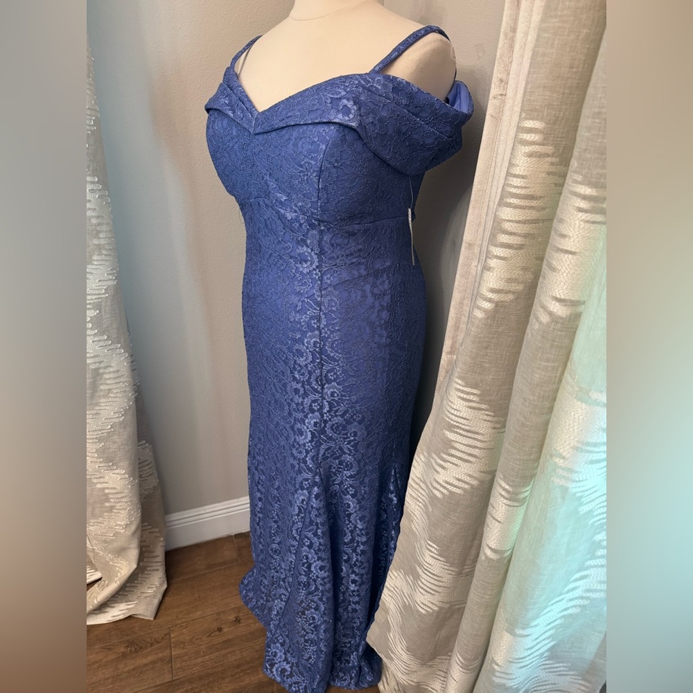 Plus Dress 💙 - Picture 5 of 12